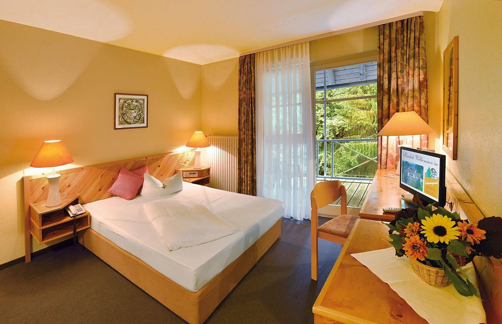 Schwarzwald Parkhotel Кеніґсфельд-ім-Шварцвальд Екстер'єр фото